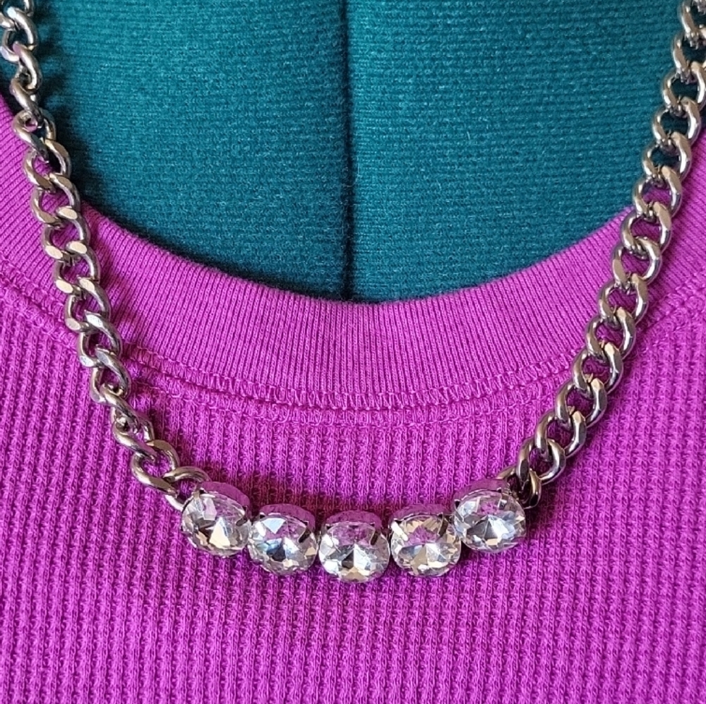 Elegant Silver Chain Necklace with Crystal Accents